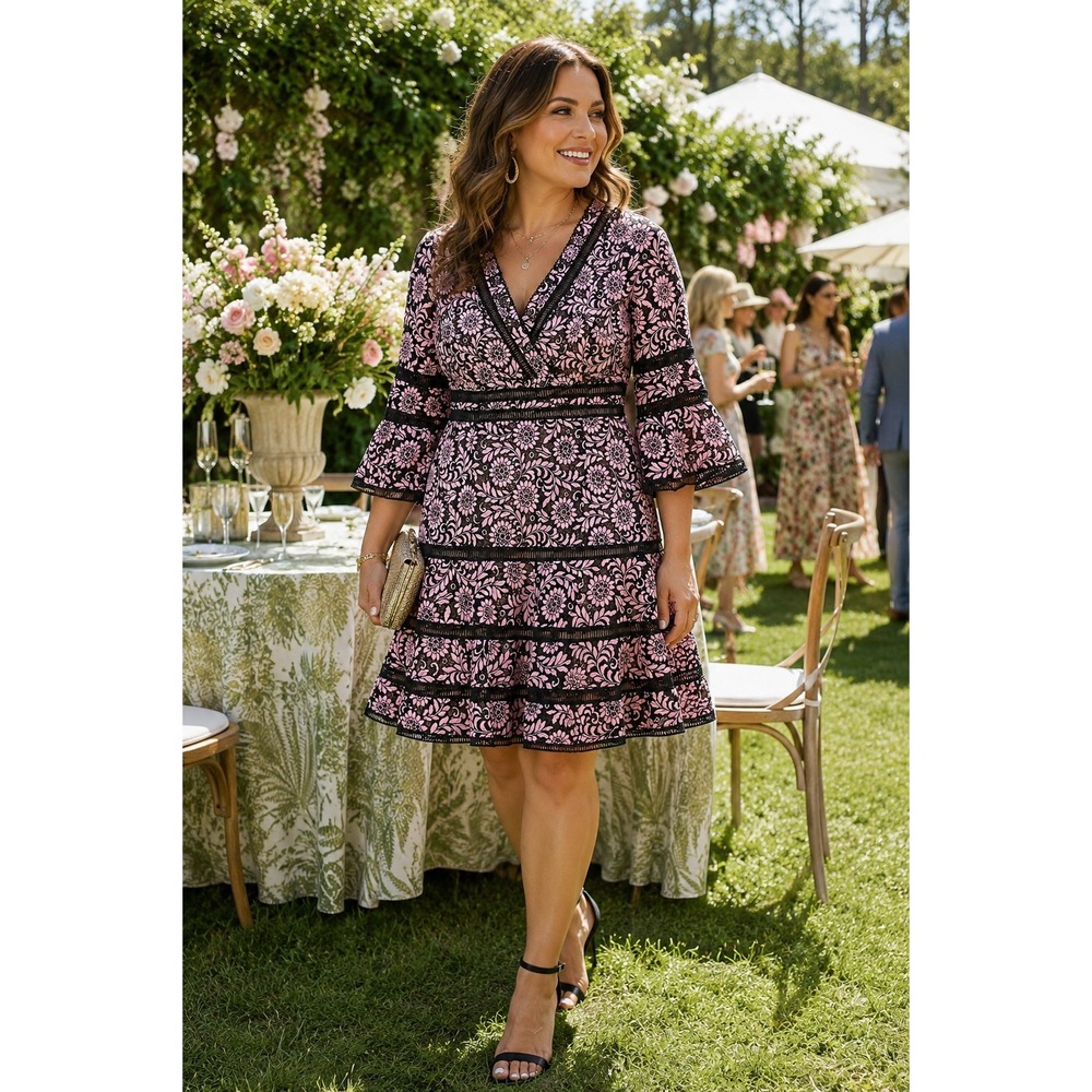 Shanni Womans 10 Dress Fit & Flare Lace Bell Sleeve Lined Floral Romantic